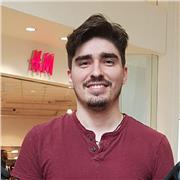 Doy clases básicas e intermedias de uso funcional de inglés. Tengo una diploma CELTA de enseñanza de inglés como segundo idioma y más de una década viviendo en Canadá. Cualquier duda y consulta no duden en darme un mensaje